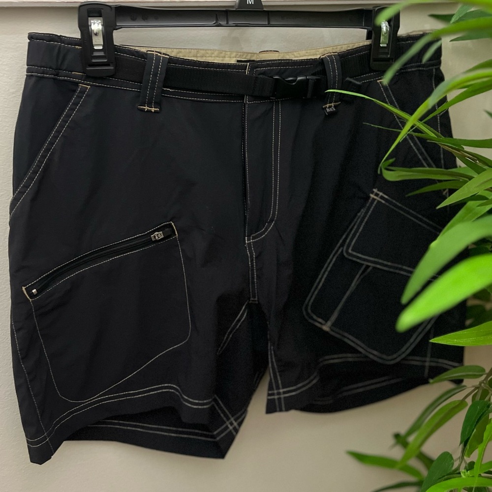 REI Inc. Women’s Quick Dry UPF 30+ Black Nylon Cargo Shorts with Belt, Size 12